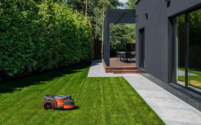 Billiga-robotgräsklippare_Segway1200x800